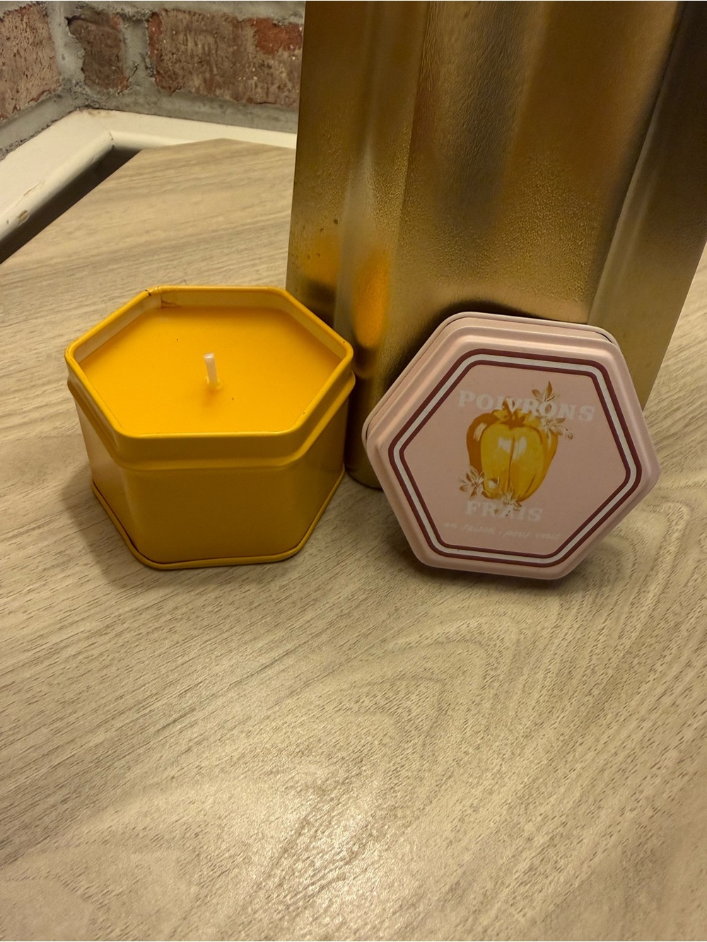 Anthropologie Juliette Fresh Wildflower & Bell Pepper Hexagonal Tin Candle - Picture 5 of 7